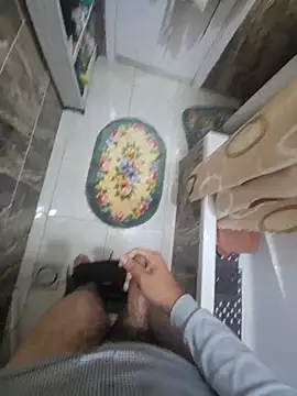 Snapshot of WelloffUpthrow chatting on November 26, 2025, 1:33 pm WelloffUpthrow online show from November 26, 2025, 1:33 pm