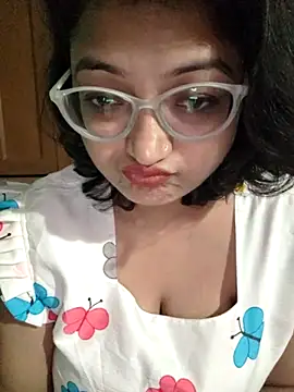 Lovebites0 online show from October 3, 2025, 7:37 pm