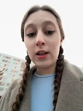 FroggyAnna online show from October 12, 2025, 2:40 pm