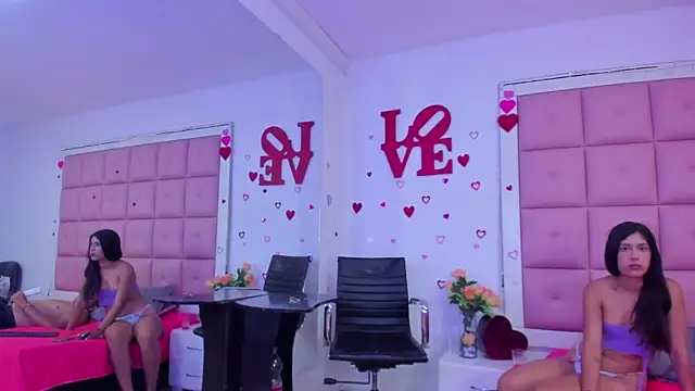 Snapshot of Aliss_Aron chatting on March 6, 2026, 12:11 pm Aliss Aron online show from March 6, 2026, 12:11 pm