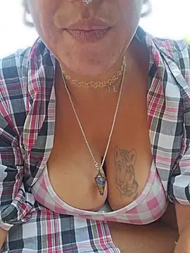 Snapshot of GoddessChantelle chatting on August 3, 2026, 9:04 am GoddessChantelle online show from August 3, 2026, 9:04 am