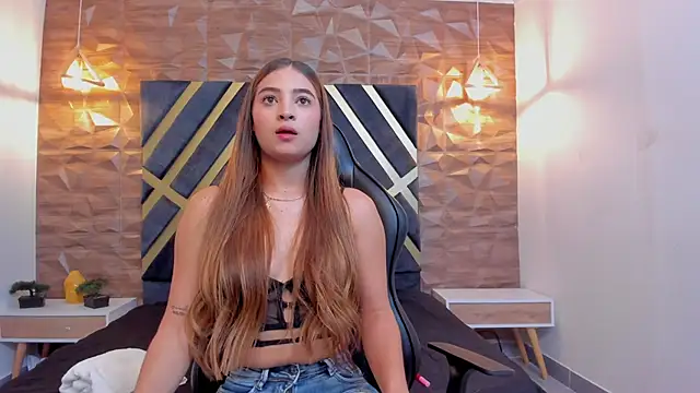 Snapshot of Alana_cox_ chatting on November 7, 2025, 11:19 pm Alana cox online show from November 7, 2025, 11:19 pm