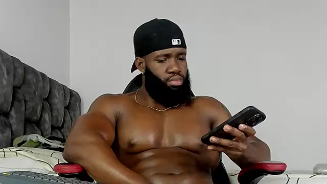 Snapshot of james_musclebbc chatting on September 14, 2025, 7:25 pm james musclebbc online show from September 14, 2025, 7:25 pm