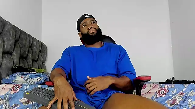 Snapshot of james_musclebbc chatting on October 21, 2025, 9:52 am james musclebbc online show from October 21, 2025, 9:52 am