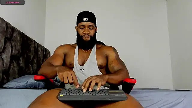 Snapshot of james_musclebbc chatting on May 7, 2026, 12:19 pm james musclebbc online show from May 7, 2026, 12:19 pm