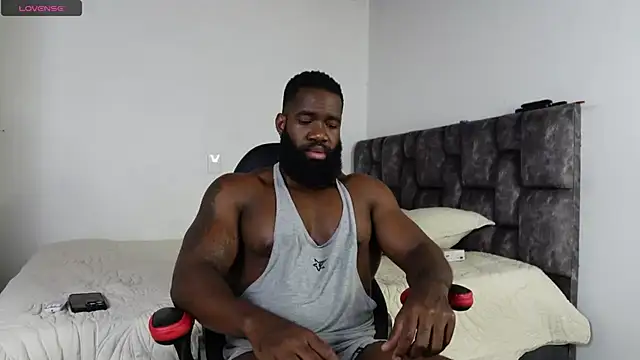 Snapshot of james_musclebbc chatting on June 14, 2026, 6:03 am james musclebbc online show from June 14, 2026, 6:03 am