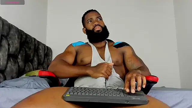Snapshot of james_musclebbc chatting on June 5, 2026, 1:21 am james musclebbc online show from June 5, 2026, 1:21 am