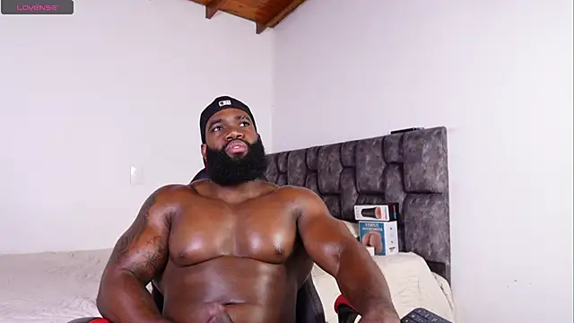 Snapshot of james_musclebbc chatting on August 5, 2026, 11:54 pm james musclebbc online show from August 5, 2026, 11:54 pm