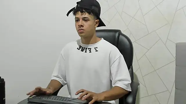 Snapshot of Alex_Colton7 chatting on November 28, 2025, 3:50 am Alex Colton7 online show from November 28, 2025, 3:50 am