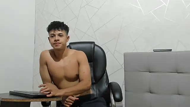 Snapshot of Alex_Colton7 chatting on November 15, 2025, 4:05 am Alex Colton7 online show from November 15, 2025, 4:05 am