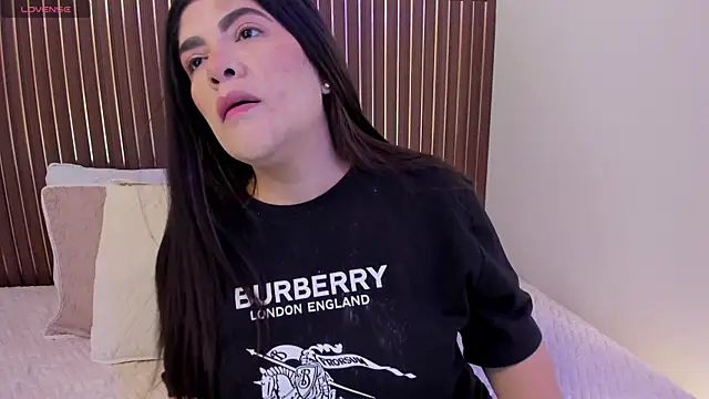 Snapshot of Roxie-NS chatting on November 21, 2025, 12:04 pm Roxie-NS online show from November 21, 2025, 12:04 pm