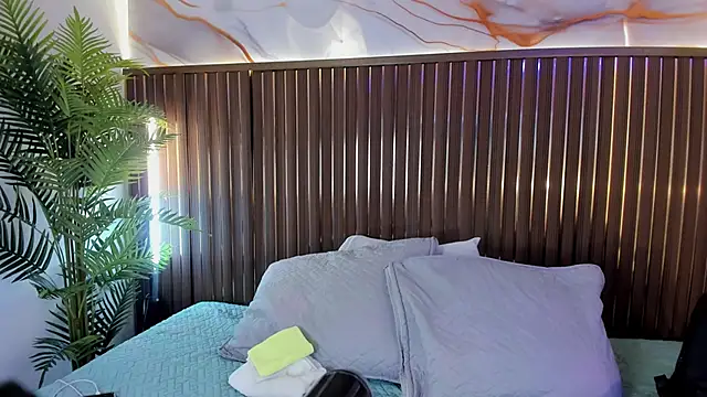 Roxie-NS online show from February 21, 2026, 11:45 am