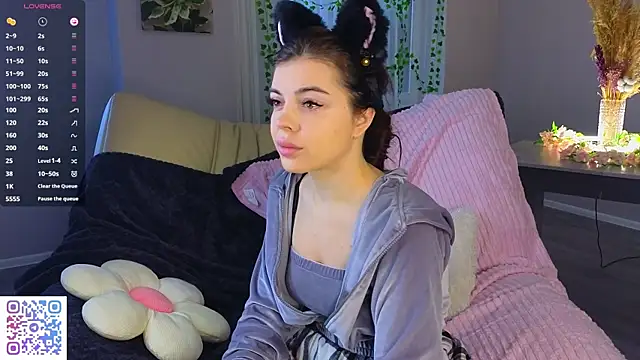 AuroraVice online show from December 4, 2025, 6:34 am