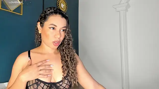 Snapshot of angie_leonn chatting on July 13, 2026, 12:48 pm angie leonn online show from July 13, 2026, 12:48 pm