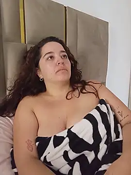 LoanaSantos online show from June 2, 2026, 1:22 pm