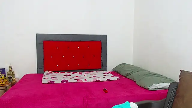 miawhithee online show from December 5, 2025, 9:08 am