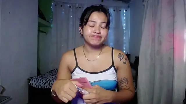 nahomy vic online show from November 1, 2025, 2:00 pm