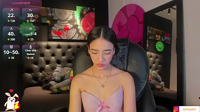 miIa bratz online show from February 13, 2026, 7:58 pm