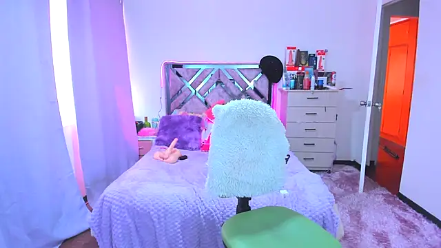 Snapshot of Luna_Analya chatting on November 1, 2025, 3:17 pm Luna Analya online show from November 1, 2025, 3:17 pm