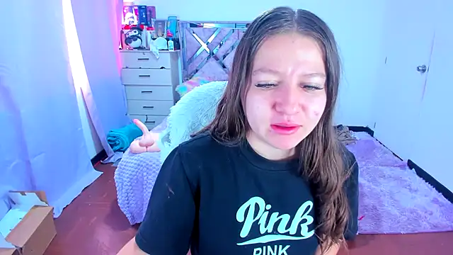 Snapshot of Luna_Analya chatting on October 24, 2025, 1:10 pm Luna Analya online show from October 24, 2025, 1:10 pm