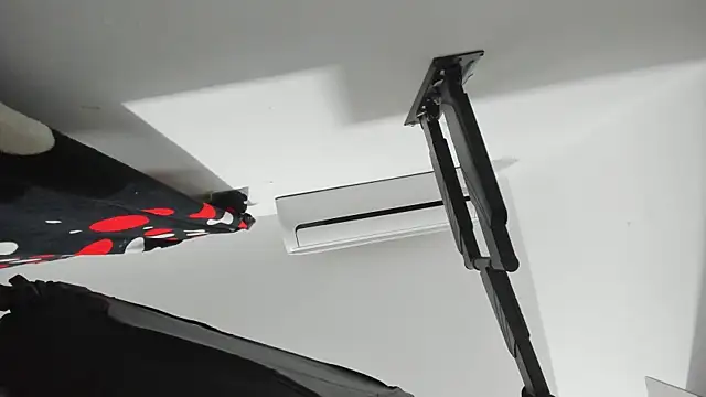 Rihanna hotx online show from November 27, 2025, 12:22 am