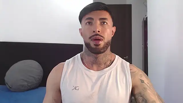 andrea de lucaa online show from July 18, 2026, 4:43 am