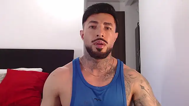 andrea de lucaa online show from June 12, 2026, 3:48 am