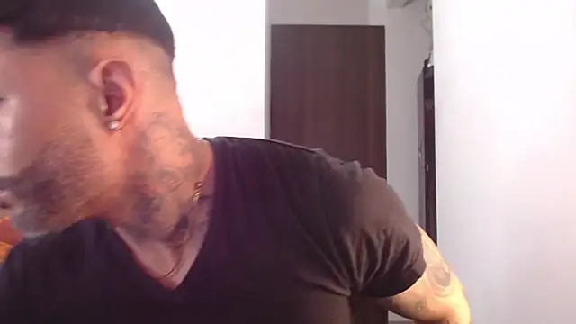 andrea de lucaa online show from July 29, 2026, 3:39 am