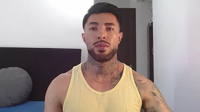 andrea de lucaa online show from July 17, 2026, 3:48 am