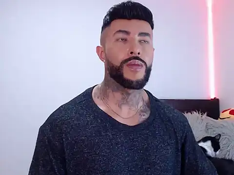 andrea de lucaa online show from October 18, 2025, 4:25 am