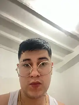 Snapshot of CamiloGonzales27 chatting on September 30, 2025, 3:45 am CamiloGonzales27 online show from September 30, 2025, 3:45 am