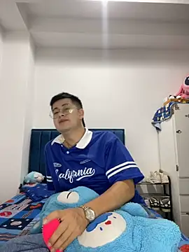 Snapshot of CamiloGonzales27 chatting on October 1, 2025, 2:10 pm CamiloGonzales27 online show from October 1, 2025, 2:10 pm