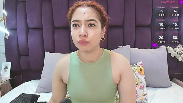 Snapshot of megannherrera chatting on October 8, 2025, 11:56 am megannherrera online show from October 8, 2025, 11:56 am