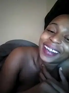 Snapshot of Mandy3ndlovu4 chatting on May 10, 2026, 6:28 am Mandy3ndlovu4 online show from May 10, 2026, 6:28 am