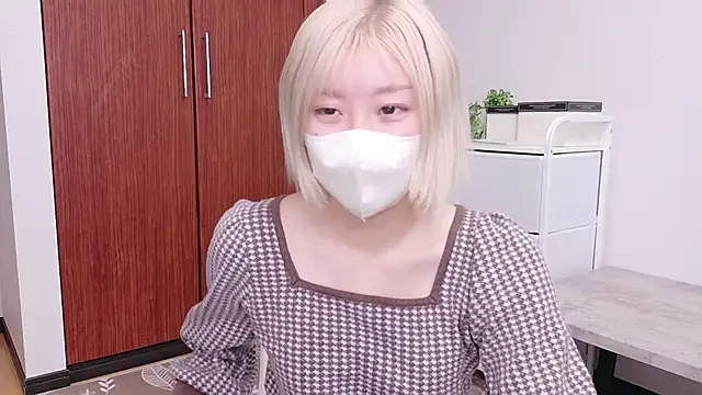 Nana  ch online show from March 24, 2026, 6:08 pm