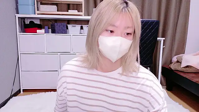 Nana  ch online show from November 28, 2025, 4:34 am