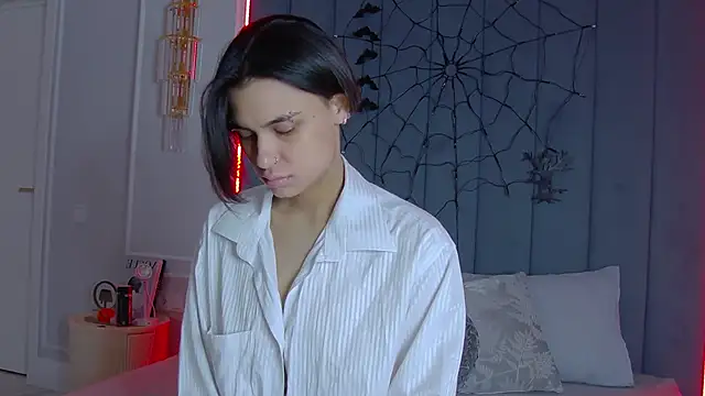 VioletAsh online show from November 4, 2025, 4:38 am