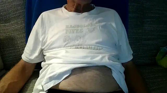 Snapshot of velikifant7 chatting on June 2, 2026, 5:57 pm velikifant7 online show from June 2, 2026, 5:57 pm