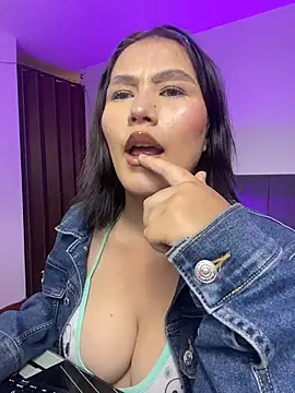 Candy Velvet online show from April 27, 2026, 10:41 pm