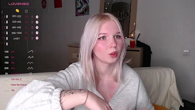 AnnySweetMilk online show from October 2, 2025, 7:06 pm