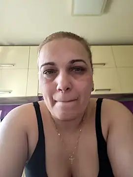 Snapshot of PalomaDesireee chatting on April 15, 2026, 7:36 am PalomaDesireee online show from April 15, 2026, 7:36 am