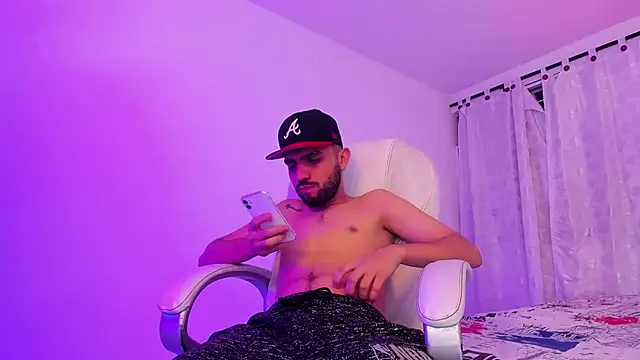Jeremyy Boy online show from September 23, 2025, 4:52 am