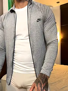 Snapshot of Tomy_maylon chatting on October 8, 2025, 4:40 pm Tomy maylon online show from October 8, 2025, 4:40 pm