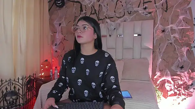 Snapshot of Jade_Nmm chatting on October 27, 2025, 12:50 pm Jade Nmm online show from October 27, 2025, 12:50 pm