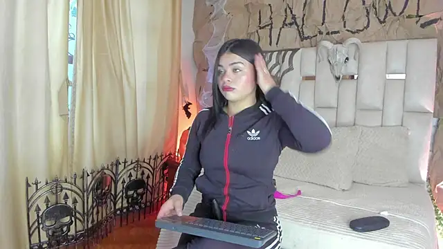 Snapshot of Jade_Nmm chatting on October 15, 2025, 12:46 pm Jade Nmm online show from October 15, 2025, 12:46 pm