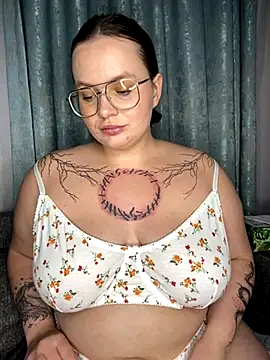 Snapshot of Nata102 chatting on September 18, 2025, 3:26 pm Nata102 online show from September 18, 2025, 3:26 pm