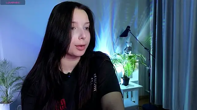 Snapshot of Lucy_louras chatting on October 14, 2025, 12:06 pm Lucy louras online show from October 14, 2025, 12:06 pm