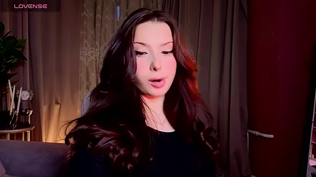 Snapshot of Lucy_louras chatting on November 10, 2025, 12:10 pm Lucy louras online show from November 10, 2025, 12:10 pm