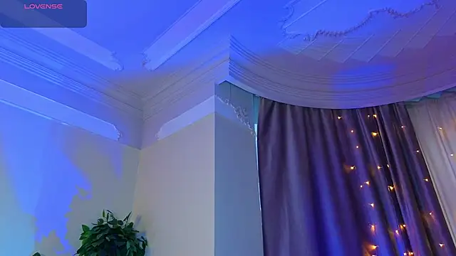 Snapshot of Lucy_louras chatting on March 6, 2026, 12:33 pm Lucy louras online show from March 6, 2026, 12:33 pm