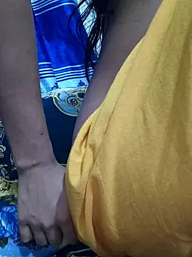 Snapshot of maya-Couple19 chatting on October 26, 2025, 7:14 pm maya-Couple19 online show from October 26, 2025, 7:14 pm